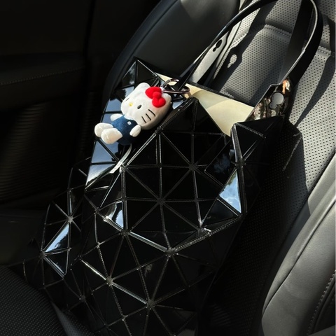 Issey miyake baobao 三宅一生 6x6 托特 黑色