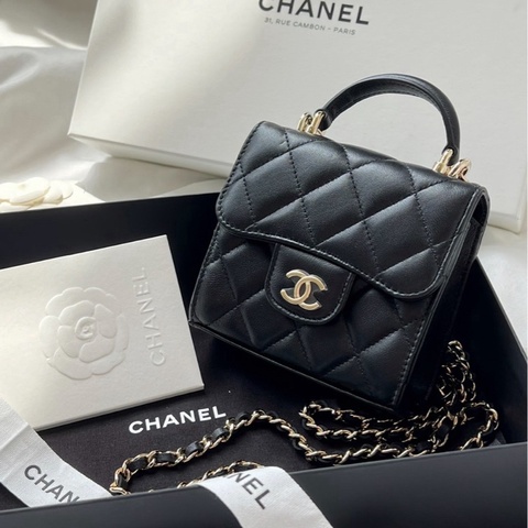 Chanel香奈兒 22A 黑金手柄小廢包