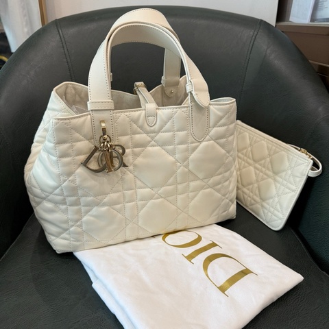 迪奧/Dior 中號 Dior Toujours 手袋土著 中號 奶白色 牛皮革超大藤格紋手提包