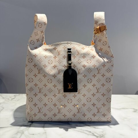 LV Atlantis GM 沙丘色 手提肩背包