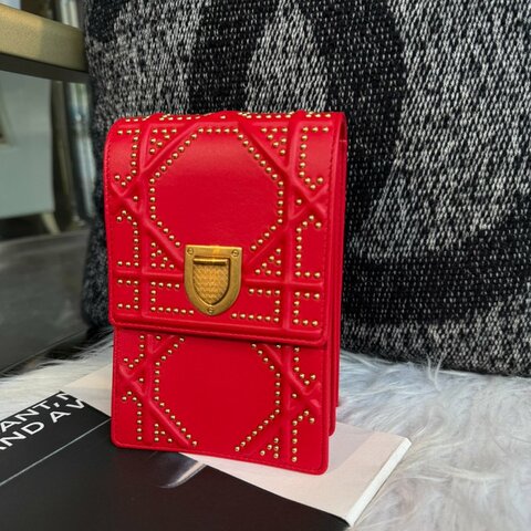 DIOR 鉚釘配件鏈包 紅