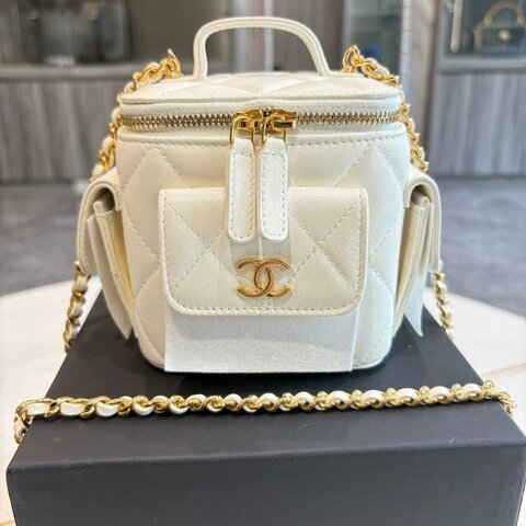 *SHIHNA名牌精品*CHANEL 白色菱格紋皮革小型化妝箱鍊包 (芯片款)