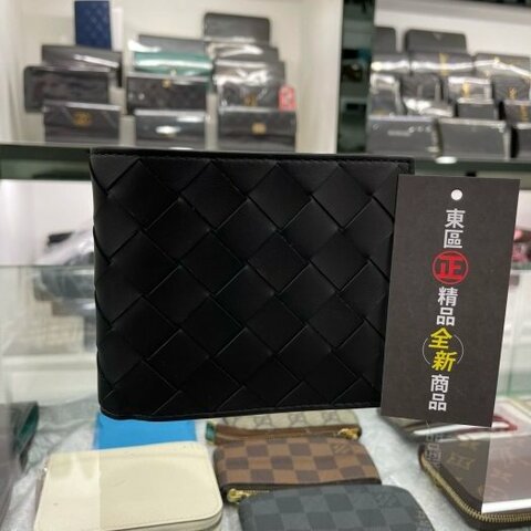 東區正精品㊣ BOTTEGA VENETA BV 743211 全新黑色全皮大格編織8卡短夾 RZ6547
