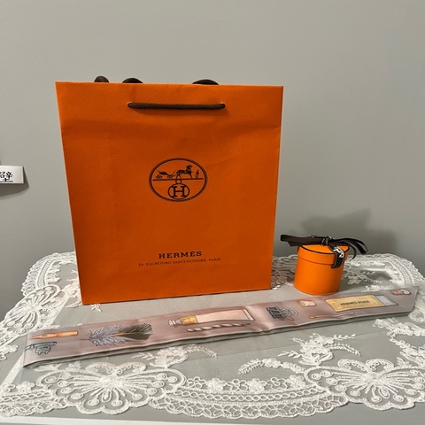 HERMÈS 愛馬仕《全新》Twilly In The Pocket 雙面絲巾｜法國製｜附原廠盒裝