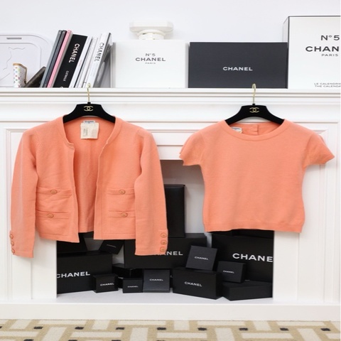 Chanel橙色羊绒针织开衫外套短袖套装
