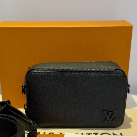 路易威登Louis Vuitton 男士相機包 尺寸18.5 x 11 x 6.5