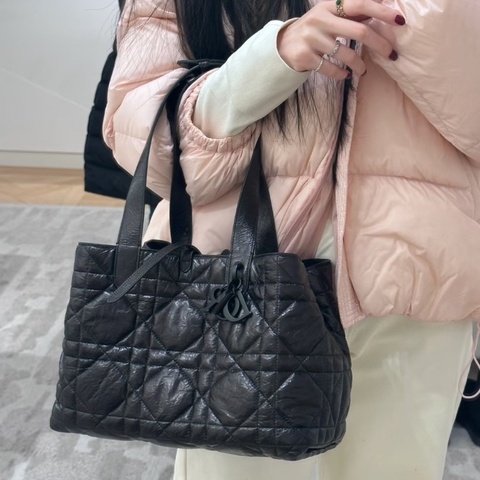 近新閒置🖤#Dior #toujours中號 #黑色油蠟皮 #塵袋購證