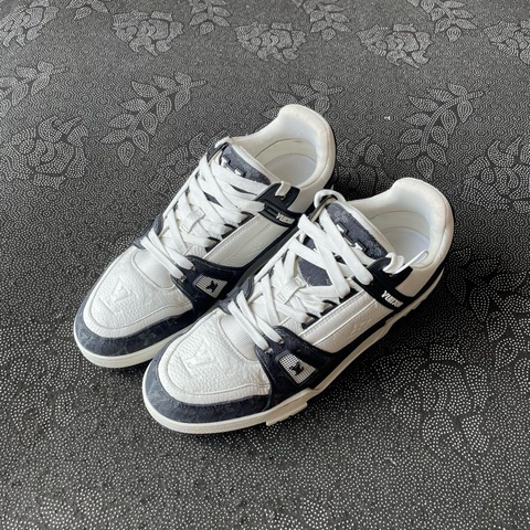 Louis Vuitton 路易威登 trainer黑白熊貓42碼
