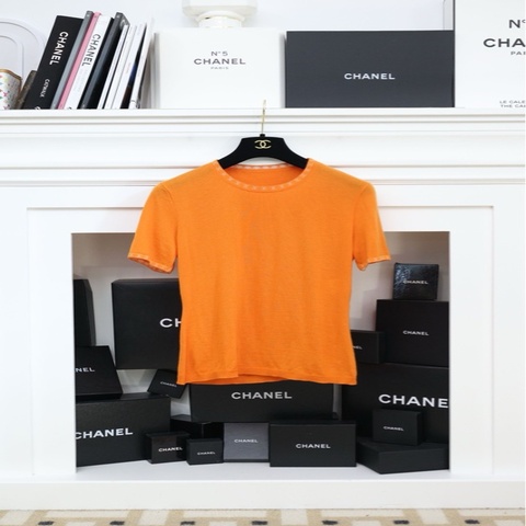 Chanel橘色羊绒针织短袖上衣