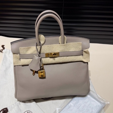 全新帶膜🩶✨#愛馬仕 #銀河灰金扣 #birkin25鉑金包bk25 #swift皮 #鎖鑰匙防塵袋雨衣