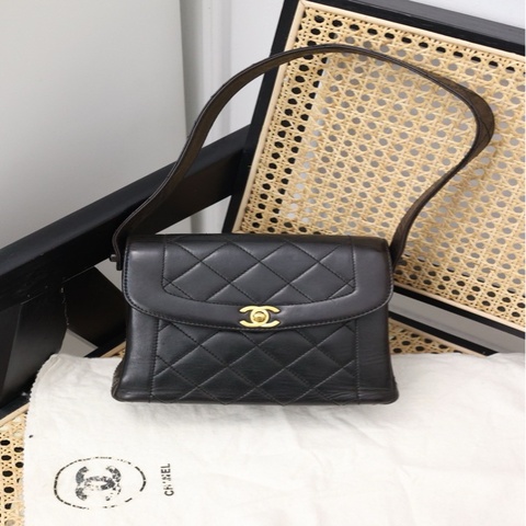 Chanel 5开黑金书包扣翻盖手提包盒子包kelly单肩包