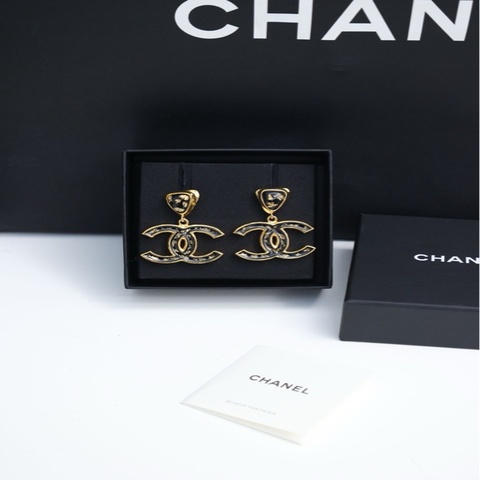 Chanel23c黑色金箔花纹三角双C耳钉