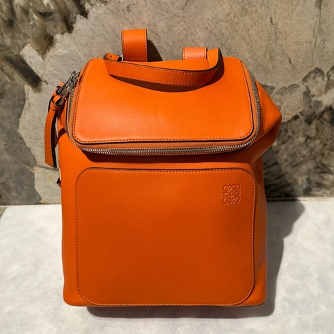 Loewe橘色牛皮 Goya Small後背包