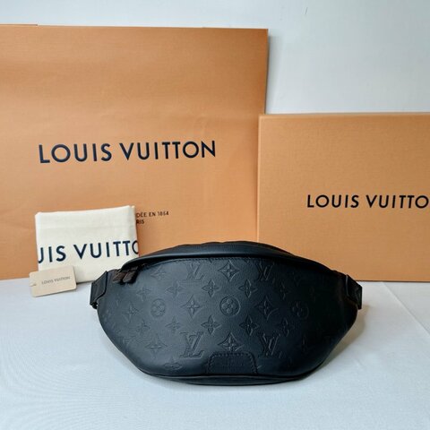 LV Discovery PM黑壓紋胸腰包