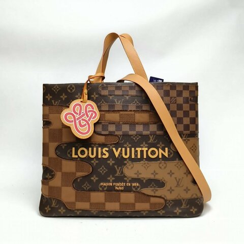 LOUIS VUITTON 拼色牛皮革晶片Nigo聯名款Shopper托特包肩背包
