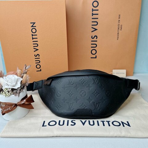 LV Discovery PM壓紋胸腰包