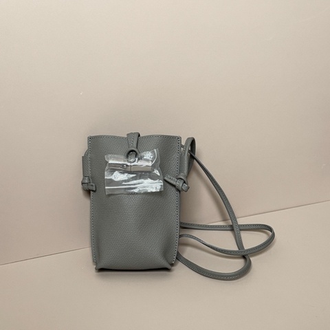 Longchamp 斑鳩灰牛皮手機斜背包