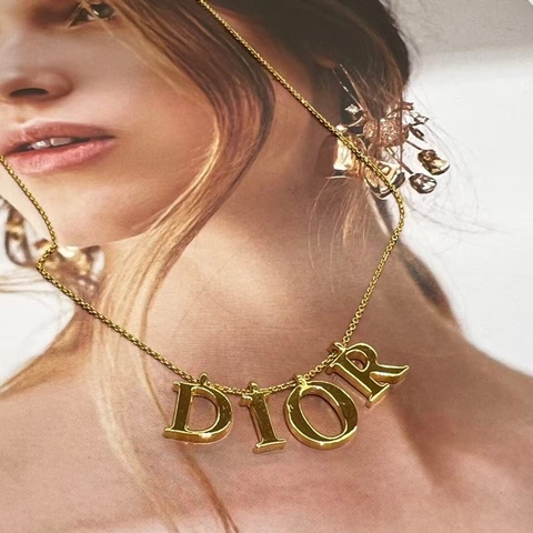 Dior 懸吊字母頸鏈