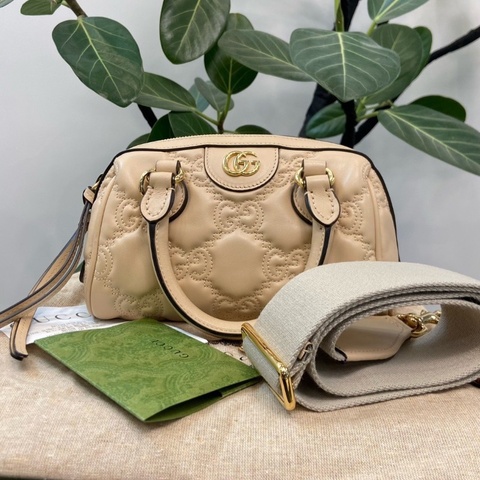 98新🤍#Gucci #GGMatelassé #奶茶色迷你 #盒子塵袋購證寬背帶