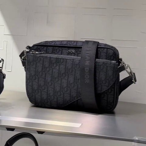 🈶購證 #全網最低💰專櫃10萬 Dior saddle黑色刺繡三合一斜挎包