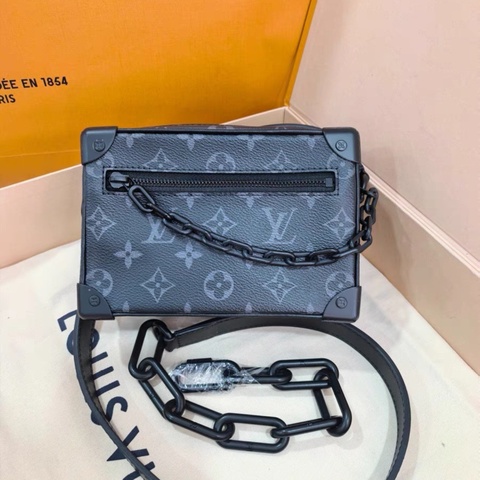 #99新閒置 #全套🈶購證 Lv soft Trunk黑色老花盒子斜挎包