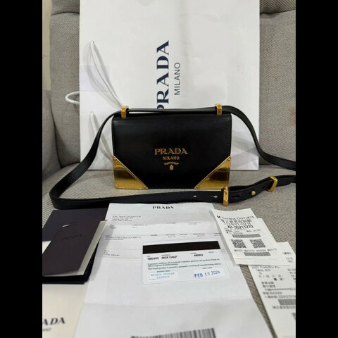 Prada 黑色肩背斜背包