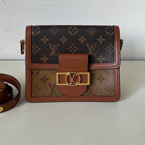 Louis Vuitton 路易威登 老花達芙妮小號 有肩帶 尺寸：19.5*16*9。