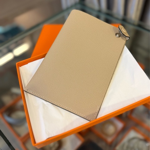 Tarmac passport holder