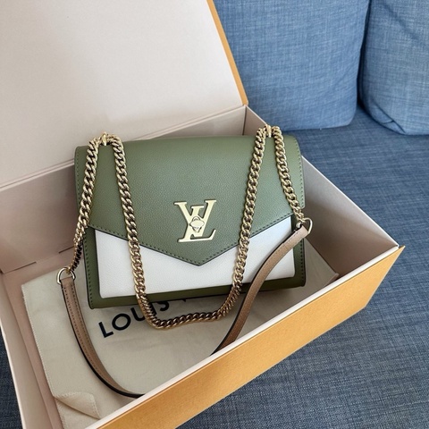LV 路易威登 lock me系列 小號 信封包肩背包斜挎包 牛油果綠拼白 芯片款
