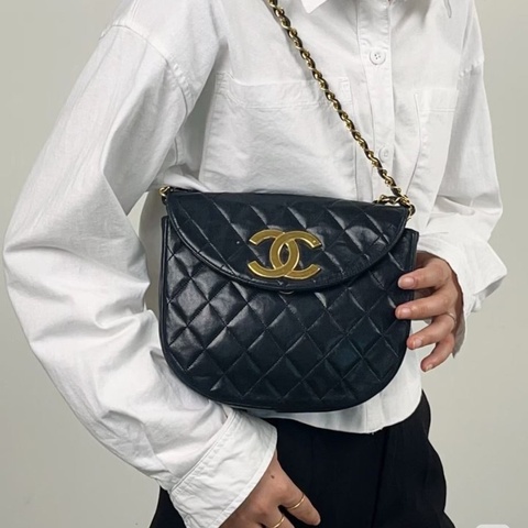Chanel 黑金菱格大logo鏈條包 蕾哈娜 羊皮 20*18*6 9新 配件塵袋