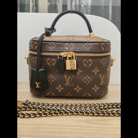 Lv vanity 老花