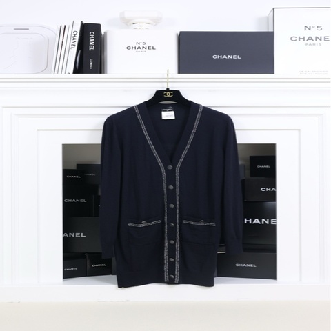 Chanel2013年秋季深蓝色V领针织开衫外套