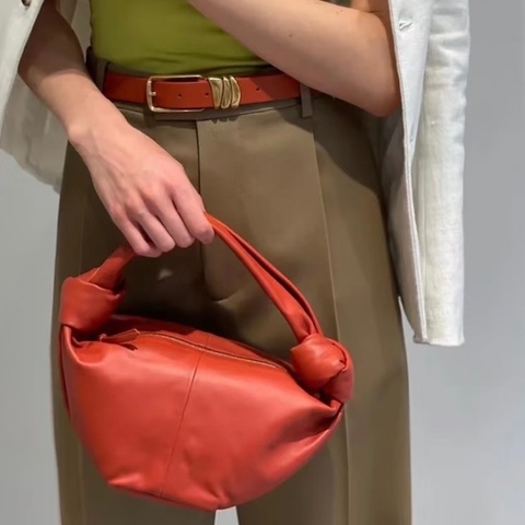 Bottega Veneta 葆蝶家 double knot 手拎包 餃子包 雲朵包 楓葉棕 尺寸：23*15*30cm
