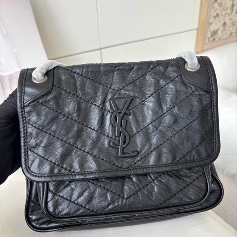 全新閒置🖤#Ysl #黑銀niki #D釦中號 #有購證