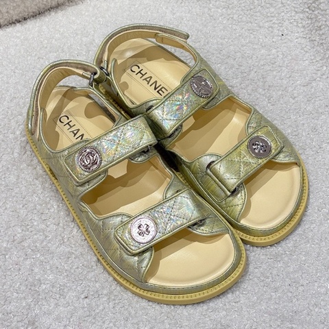 CHANEL香奈兒 平底露趾 時尚涼拖 女款 黃色 尺寸：38。