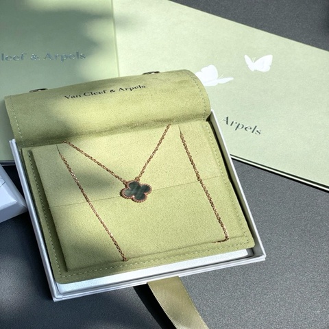 Van Cleef & Arpels 灰珍珠母貝18k玫瑰金項鍊