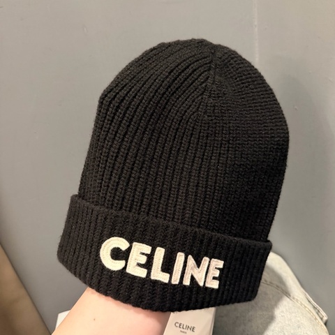 Celine 經典款 毛帽 黑