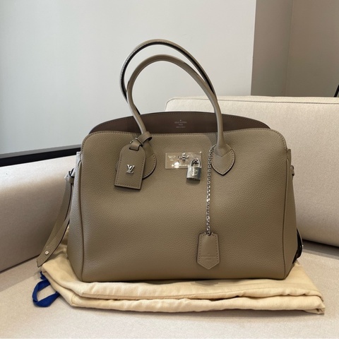 LV 路易威登灰色牛皮壓紋mila中號手提斜挎包