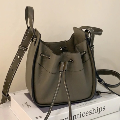 羅意威 loewe橄欖綠 牛皮 mini 吊床包