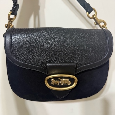 Coach 經典馬車扣斜背包