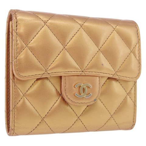 香奈兒 (CHANEL) Matelasse Compact 羊皮錢包，金色雙C標誌，貨號 184655M