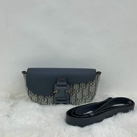 Dior 迪奧 新款信差包馬鞍包mini 24年 熱門爆款 時尚百搭 尺寸約：19x 13