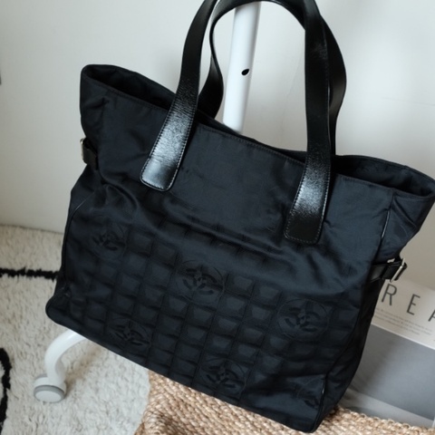CHANEL Vintage New Travel Line 老佛爺時代經典 黑色雙 C 緹花大容量尼龍托特包