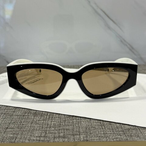 CHANEL 貓眼形太陽眼鏡