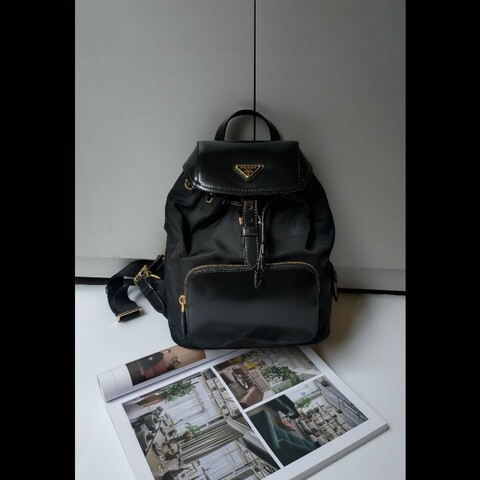 Prada 新款再生尼龍布+皮革黑色後背包