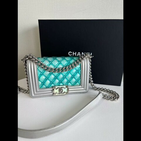 Chanel 香奈兒 幻彩人魚姬 leboy 清冷风通透質感 可單肩斜挎 單品 好價