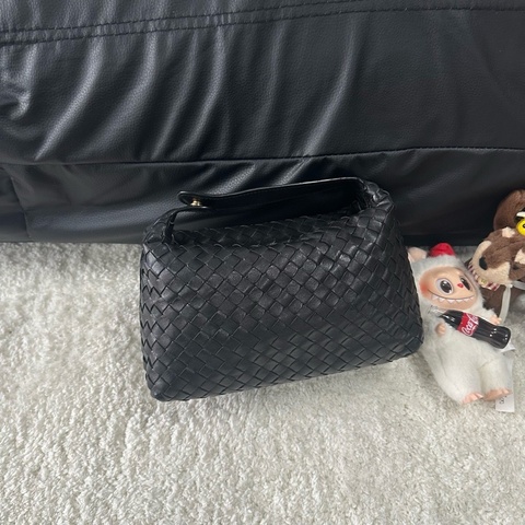 Bottega Veneta 葆蝶家黑色小號手提飯盒 小羊皮 尺寸：22×11×14