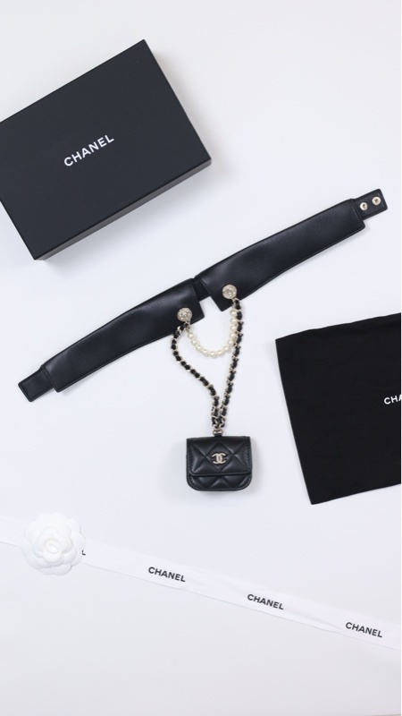 Chanel 22A高级手工坊系列黑金珍珠小羊皮衣领包