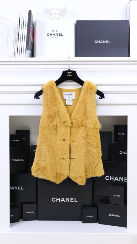 Chanel 97年兔毛黄色皮草马甲外套