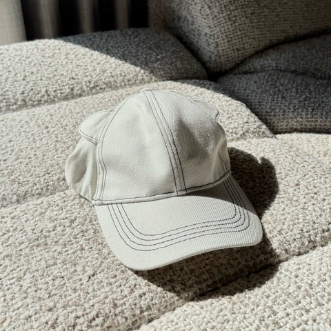 KARL LAGERFELD 白色貓耳鴨舌帽